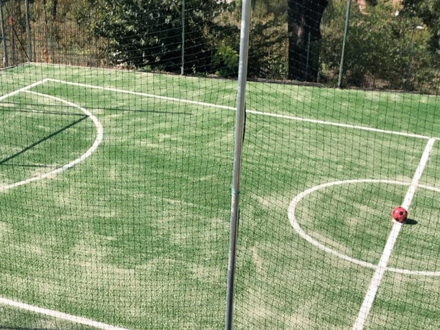 Installazione campo da calcio